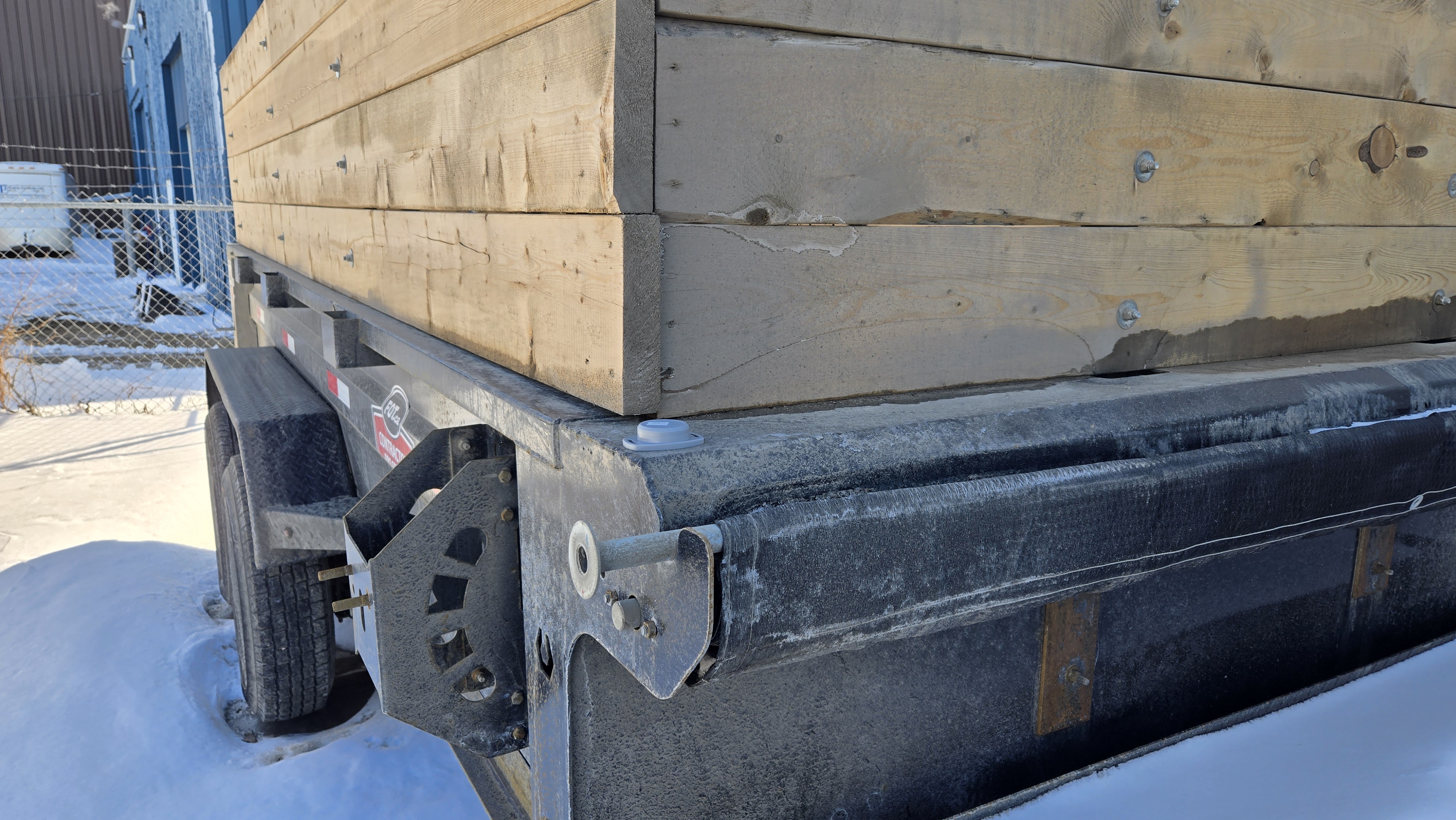 Tag mounted on equipment